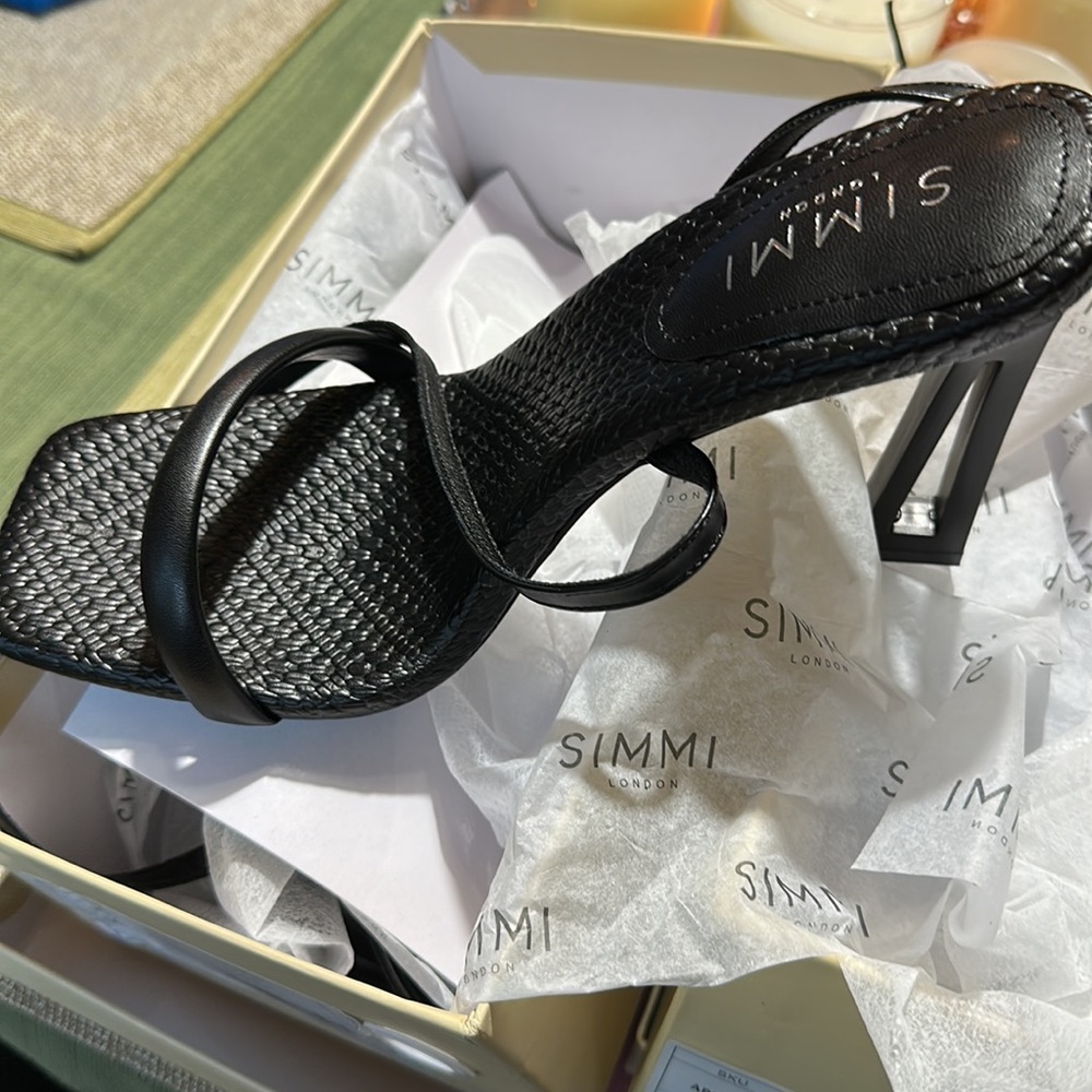 COPY - Brand New Never Worn Simmi London Inara Black Sculptural Heel Size 9 - Picture 5 of 8